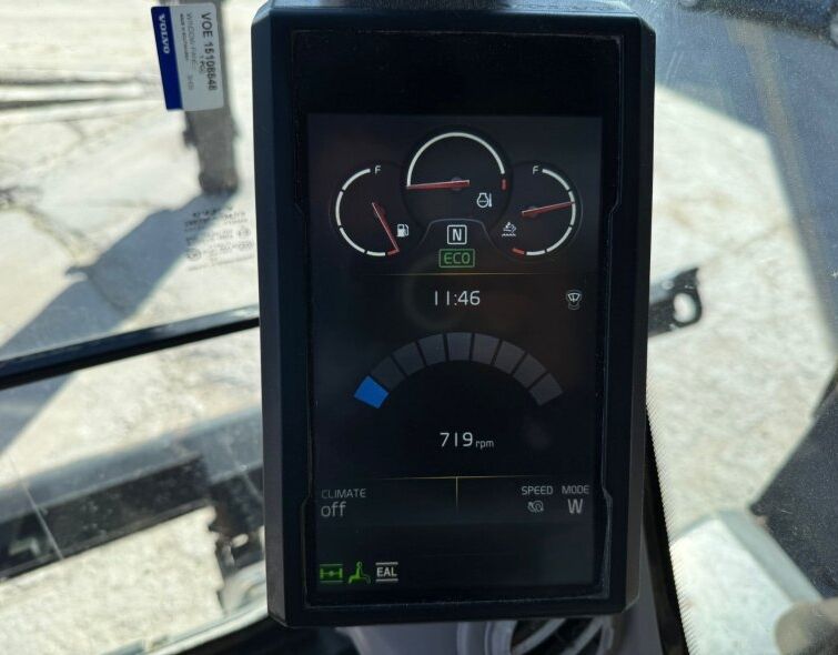 VOLVO  EW220E ***RAISING CAB***